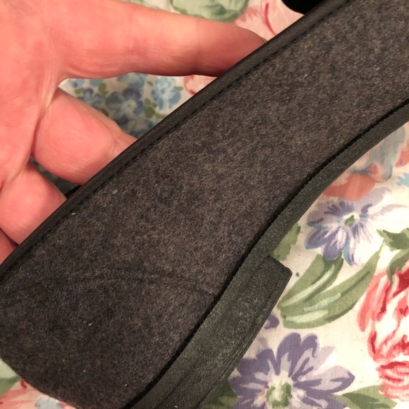 Ladies Slip On Shoes Size 10 Gray 💐🌺 - Picture 8 of 8